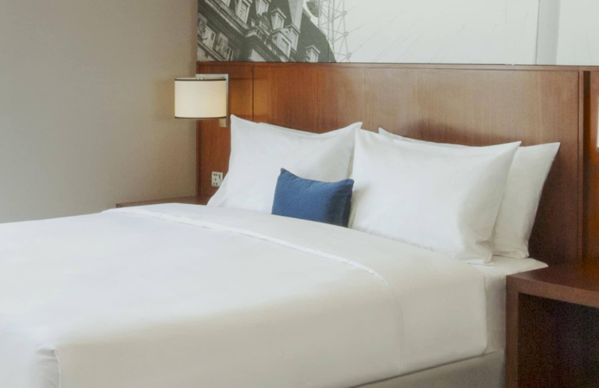 Hyatt Place West London Hayes Хитроу Экстерьер фото