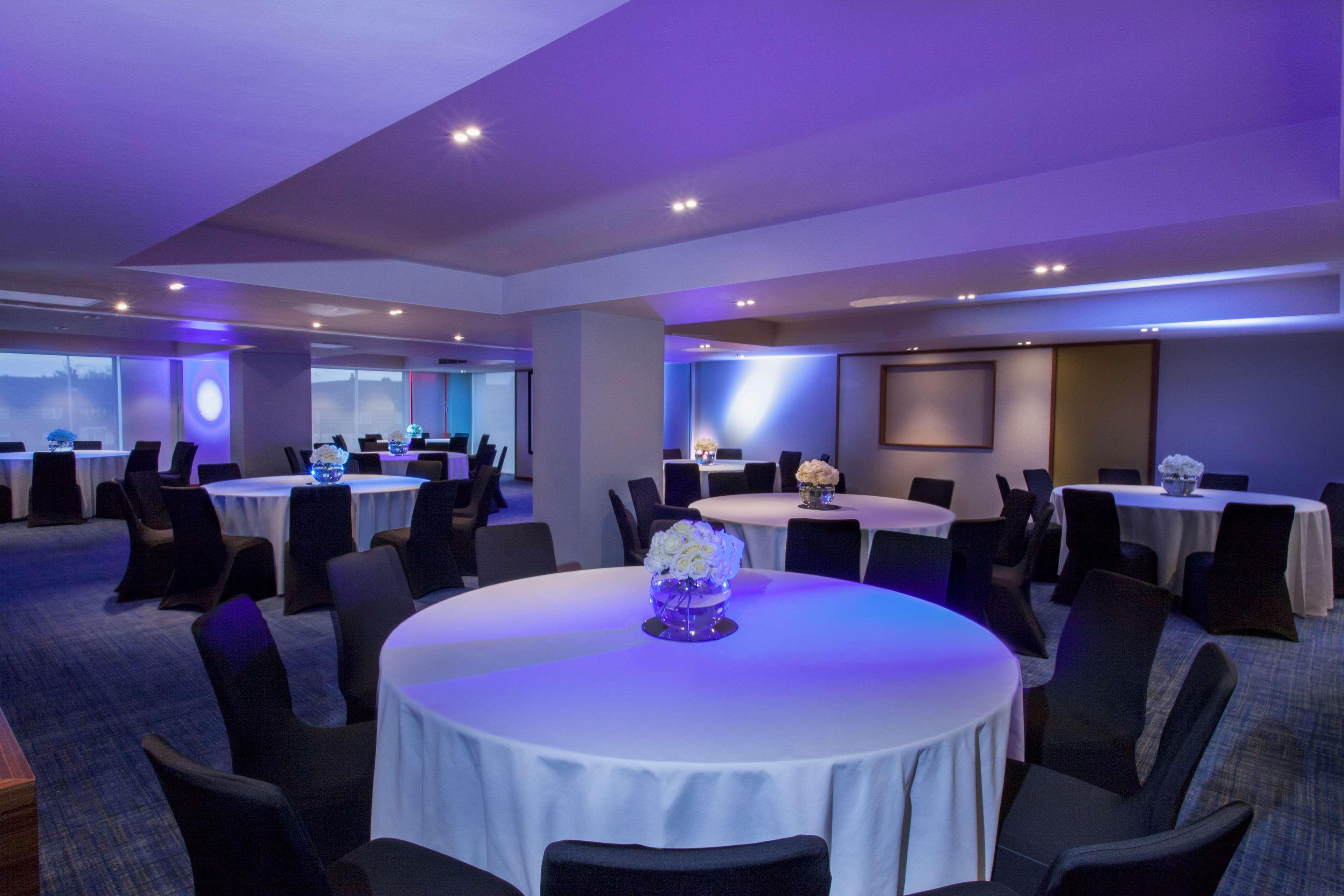 Hyatt Place West London Hayes Хитроу Экстерьер фото
