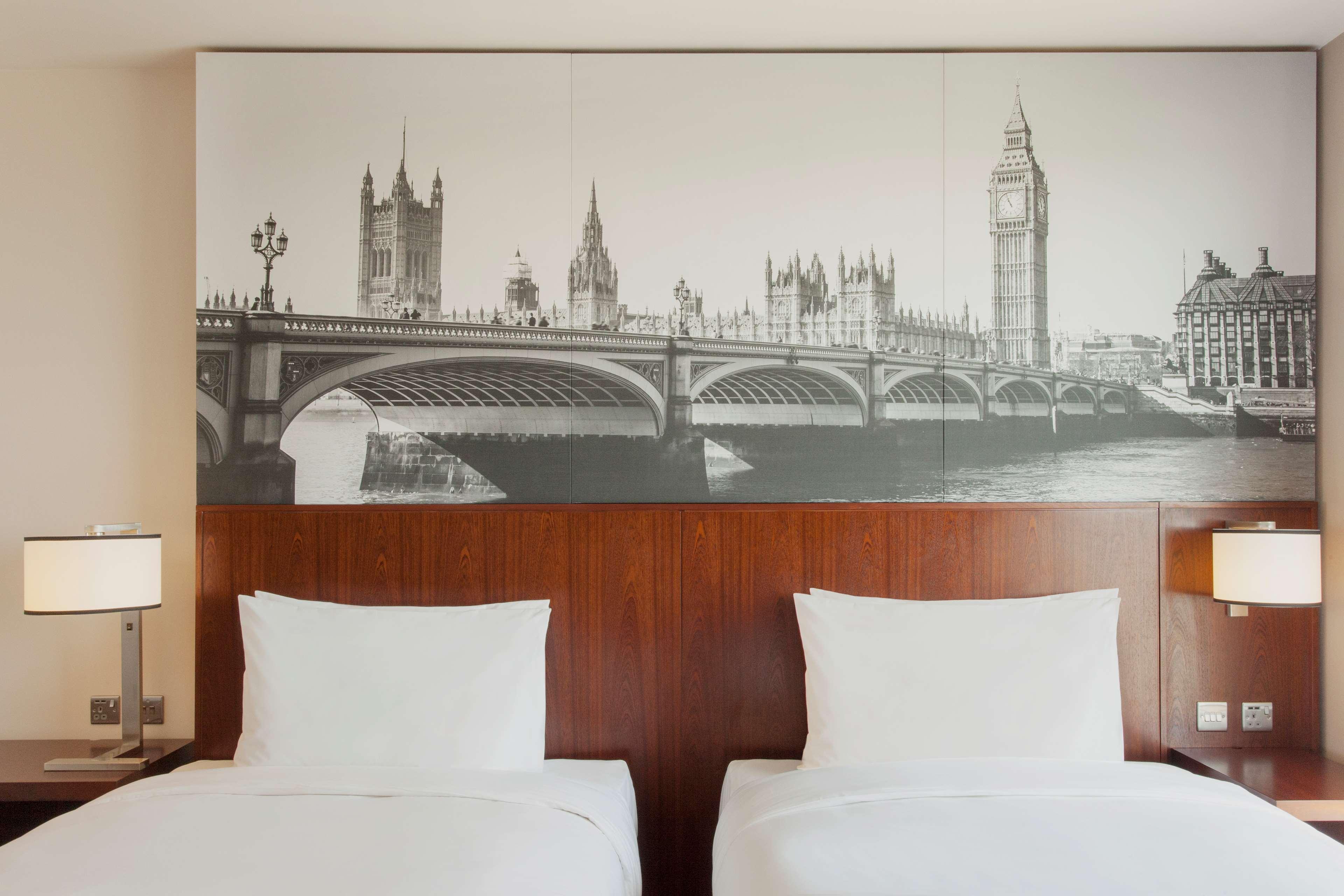 Hyatt Place West London Hayes Хитроу Экстерьер фото